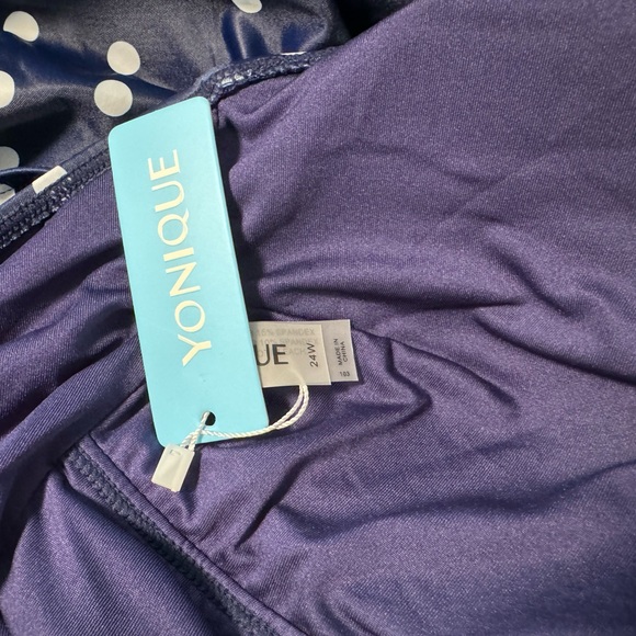 Plus size one piece bathing suit - Picture 3 of 4